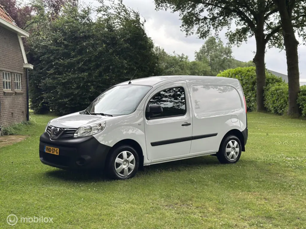 Nissan NV250