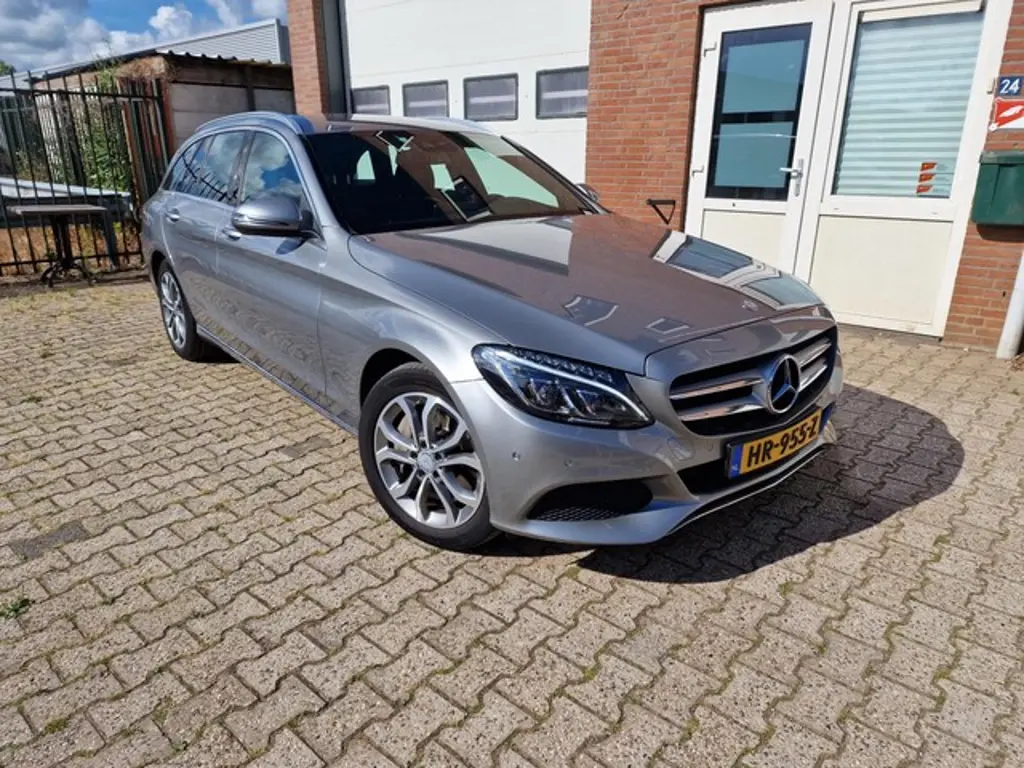 Mercedes-Benz C-Klasse 2