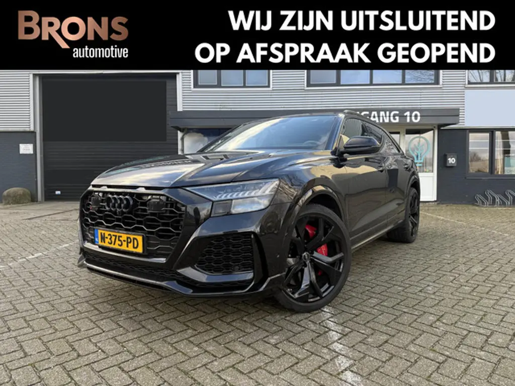 Audi RSQ8