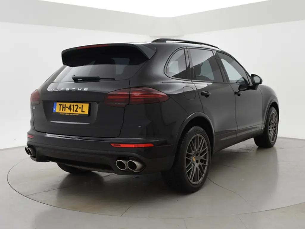 Porsche Cayenne 2