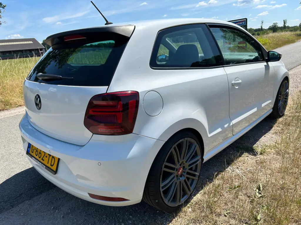 Volkswagen Polo 2