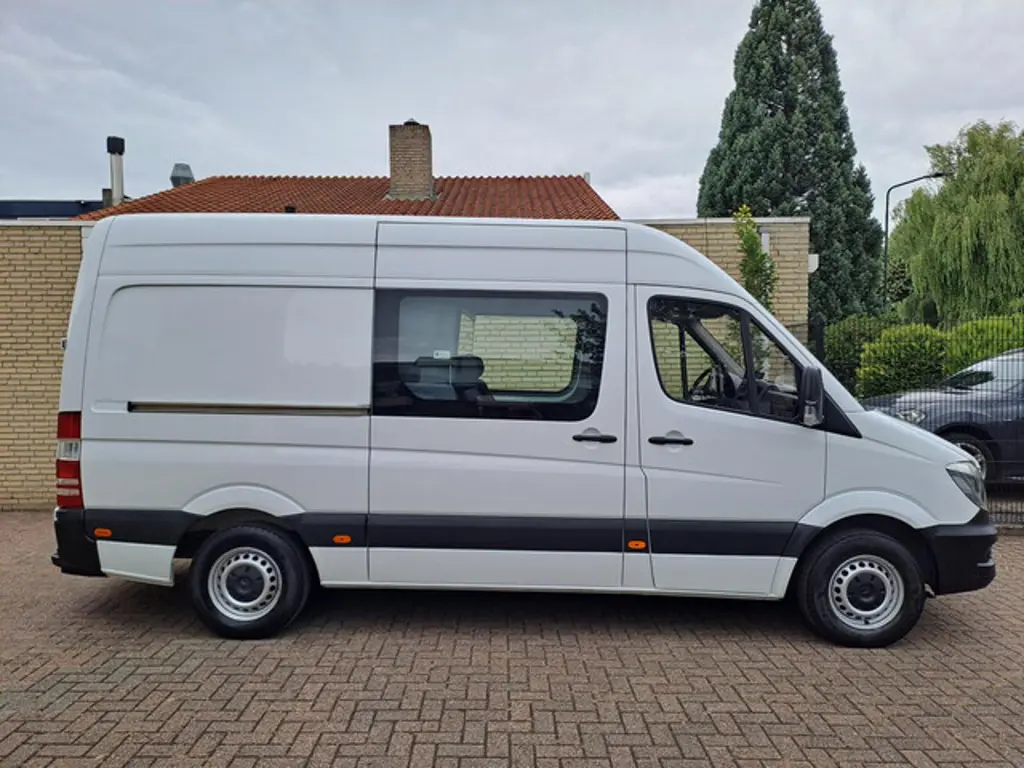 Mercedes-Benz Sprinter 2