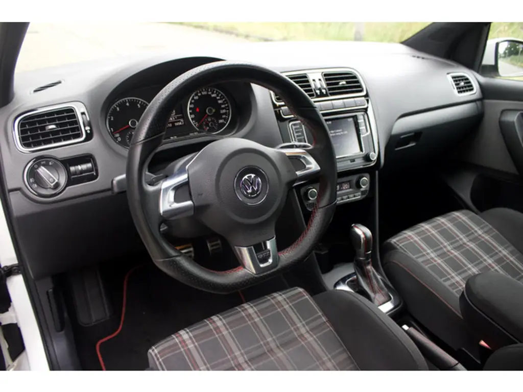 Volkswagen Polo 2
