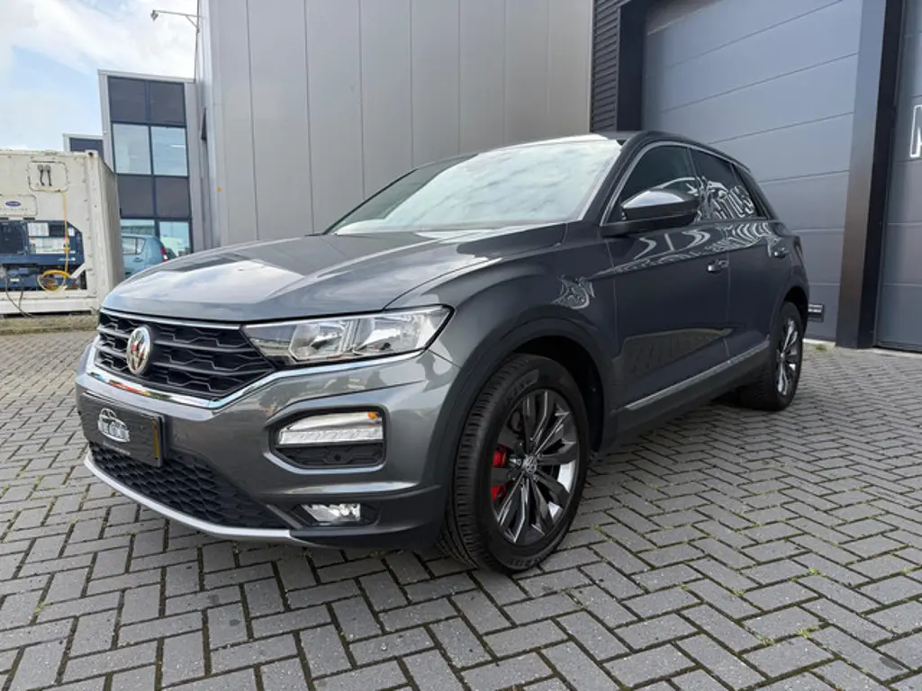 Volkswagen T-Roc 3