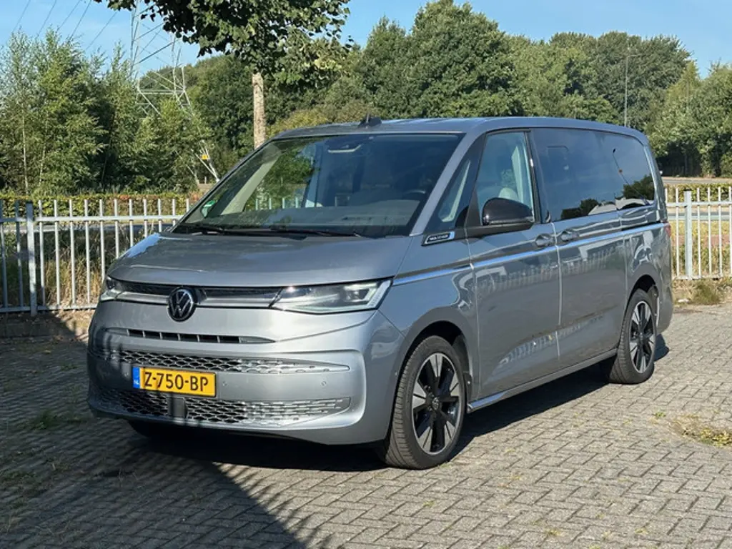 Volkswagen Multivan 2