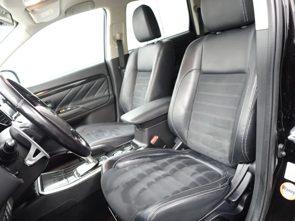 Mitsubishi Outlander 3
