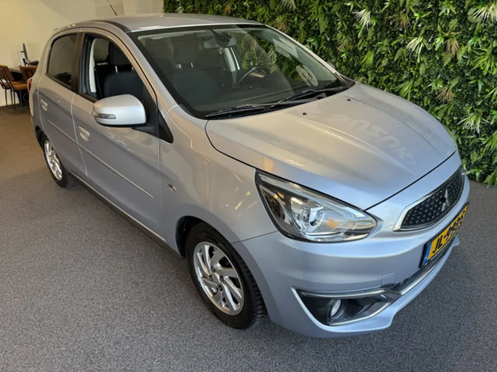 Mitsubishi Space Star 2