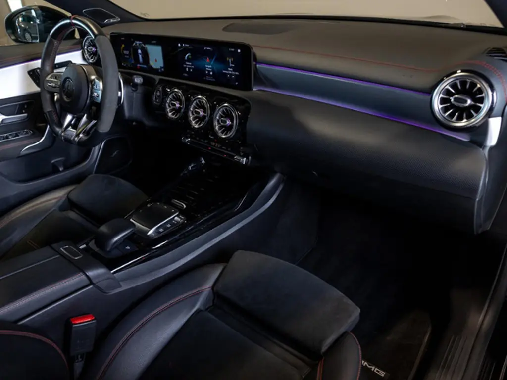 Mercedes-Benz CLA 3