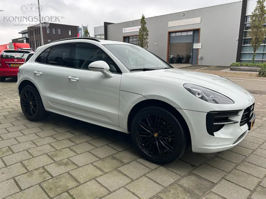 Porsche Macan 3