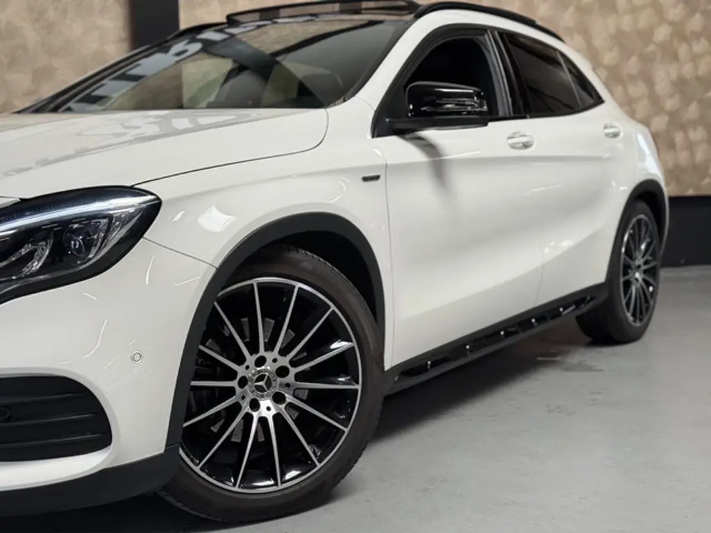 Mercedes-Benz GLA 3