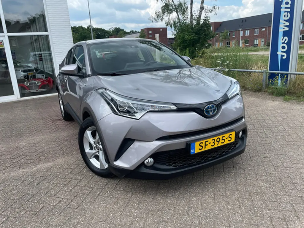 Toyota C-HR 2