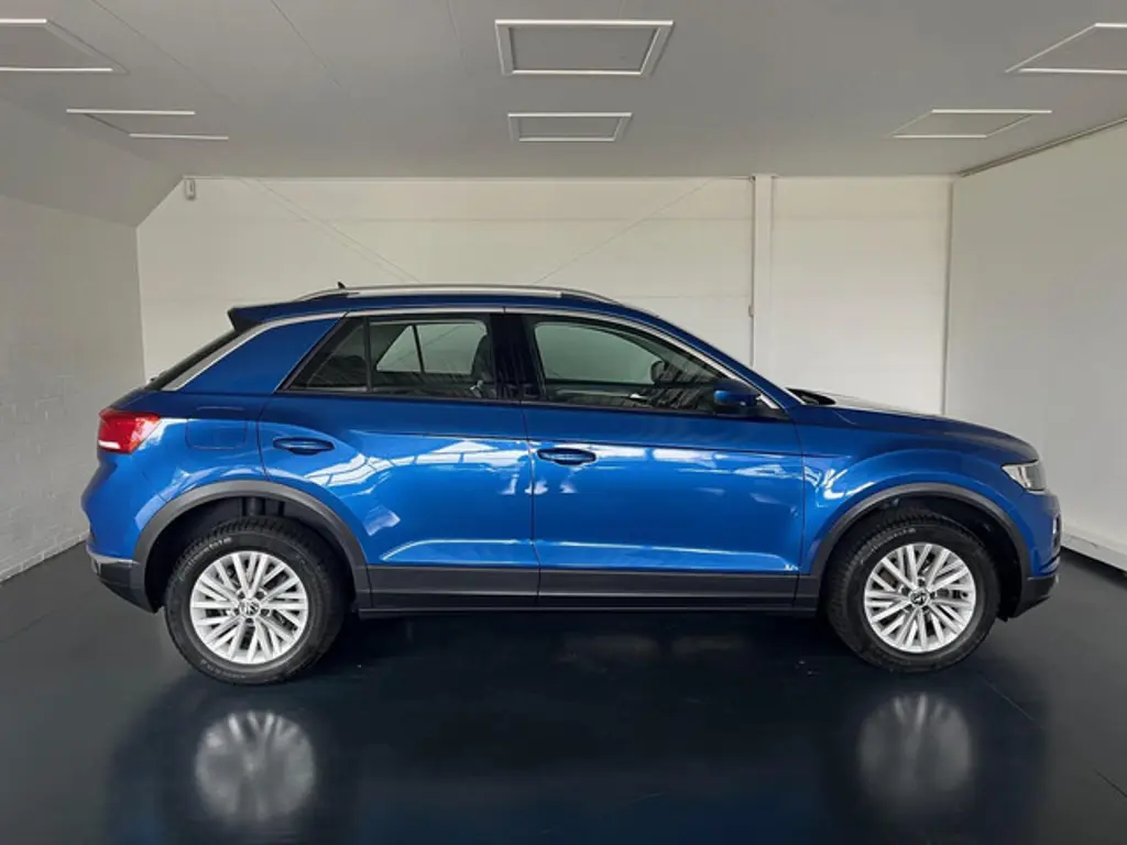 Volkswagen T-Roc 3