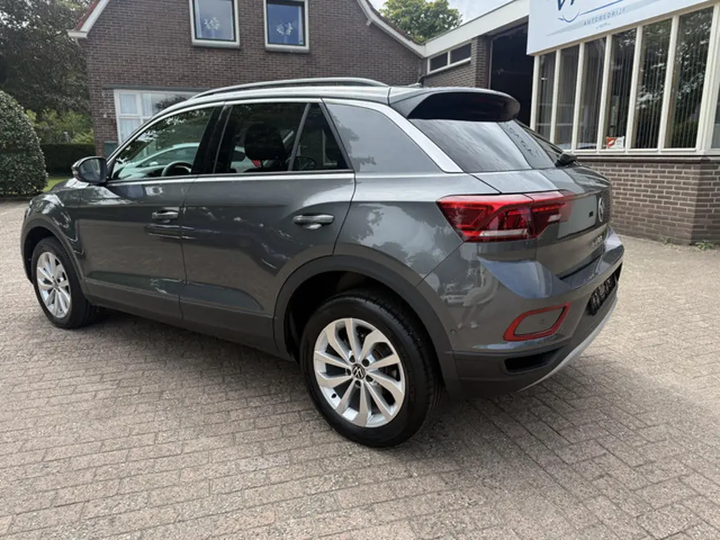 Volkswagen T-Roc 3