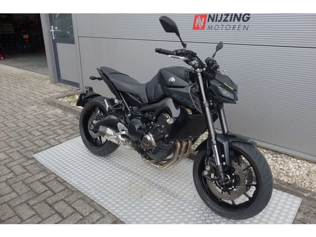 Yamaha MT 09 2
