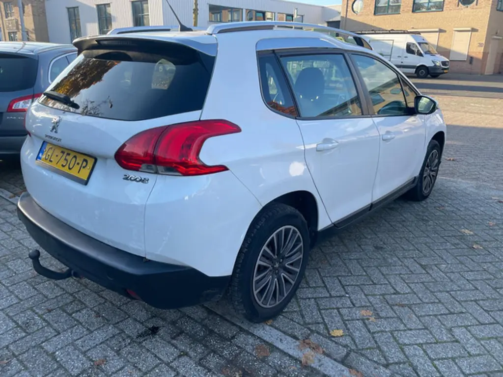 Peugeot 2008 3