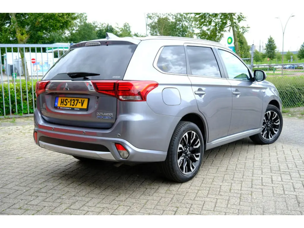 Mitsubishi Outlander 3
